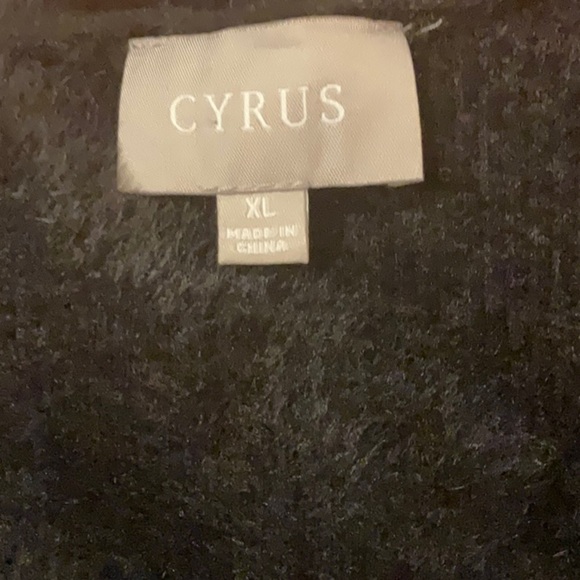 Cyrus XL black cropped soft knit medium weight hook and eye closure sweater - Picture 3 of 6